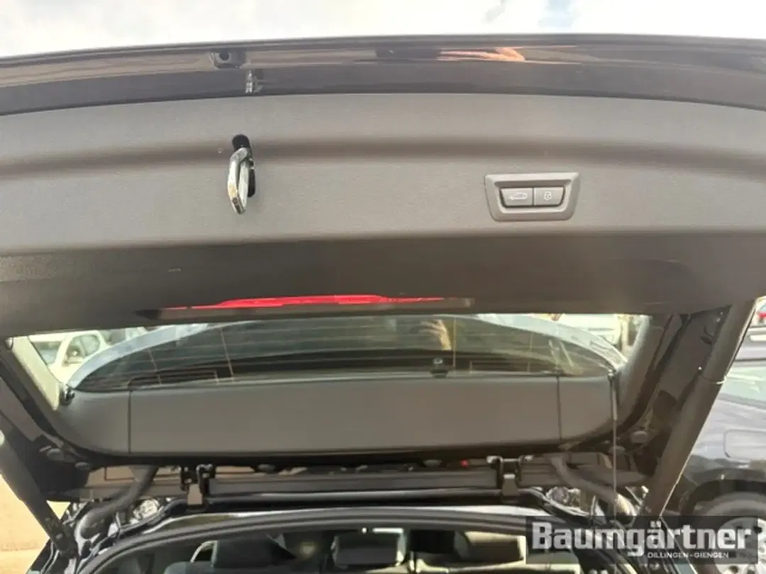 BMW X1 - Thumbnail 12