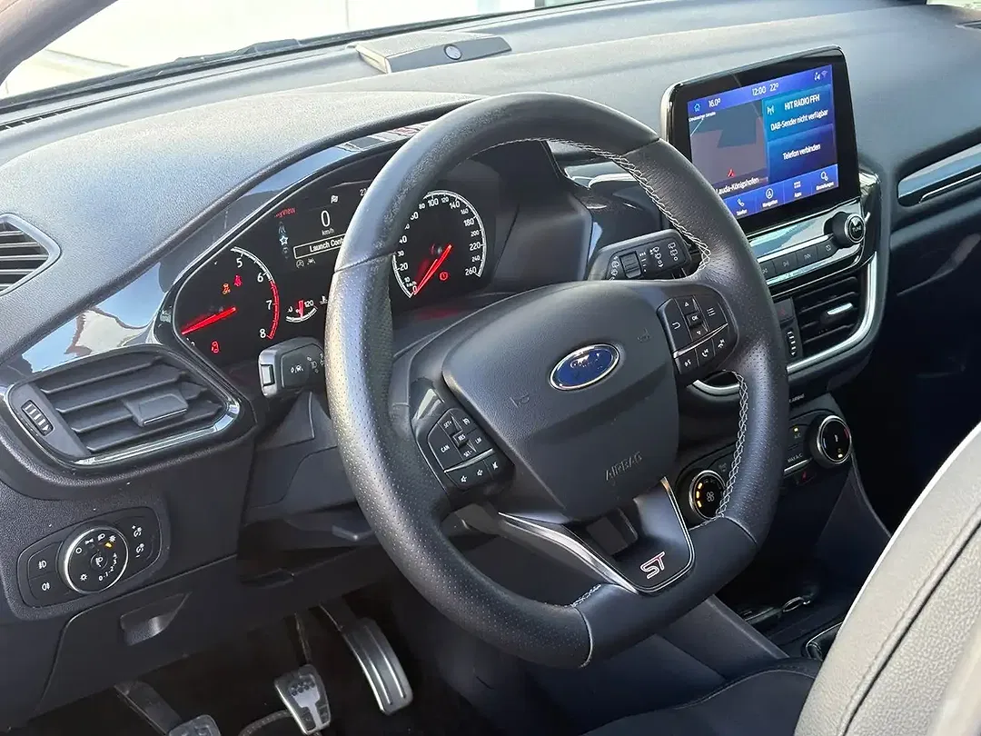Ford Fiesta - Thumbnail 24