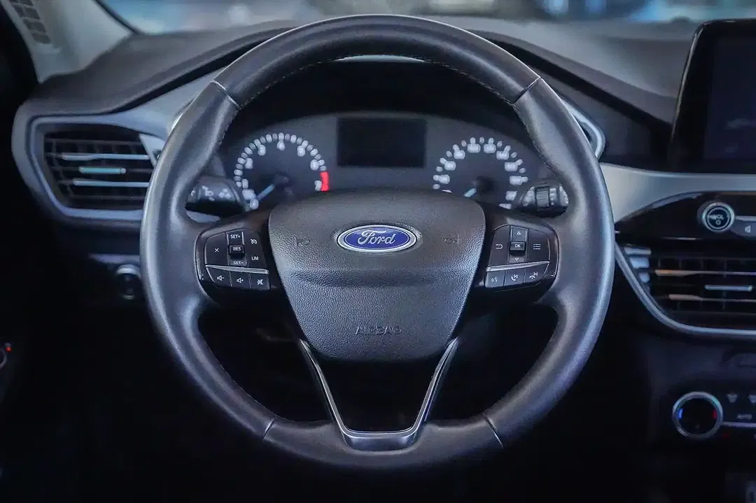 Ford Kuga - Thumbnail 2