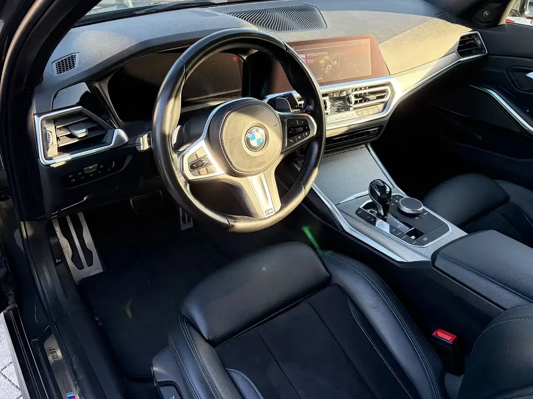 BMW 330 - Thumbnail 9