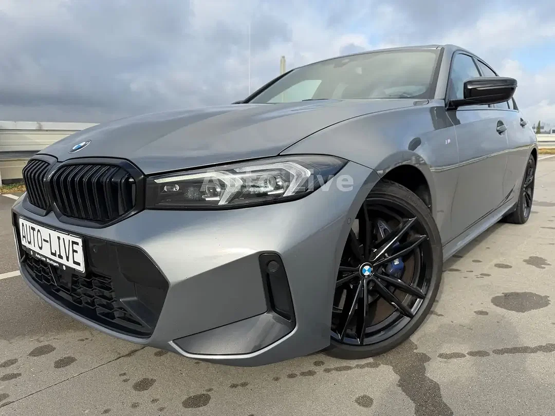 BMW 330 - Afbeelding 1