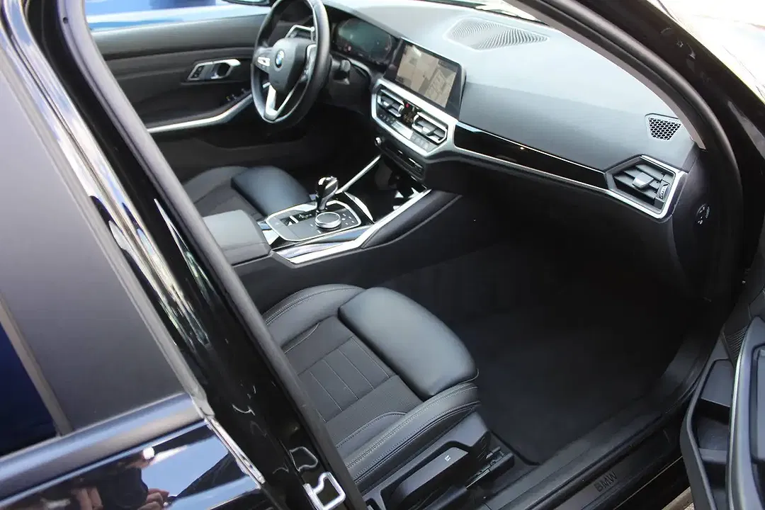 BMW 320 - Thumbnail 13
