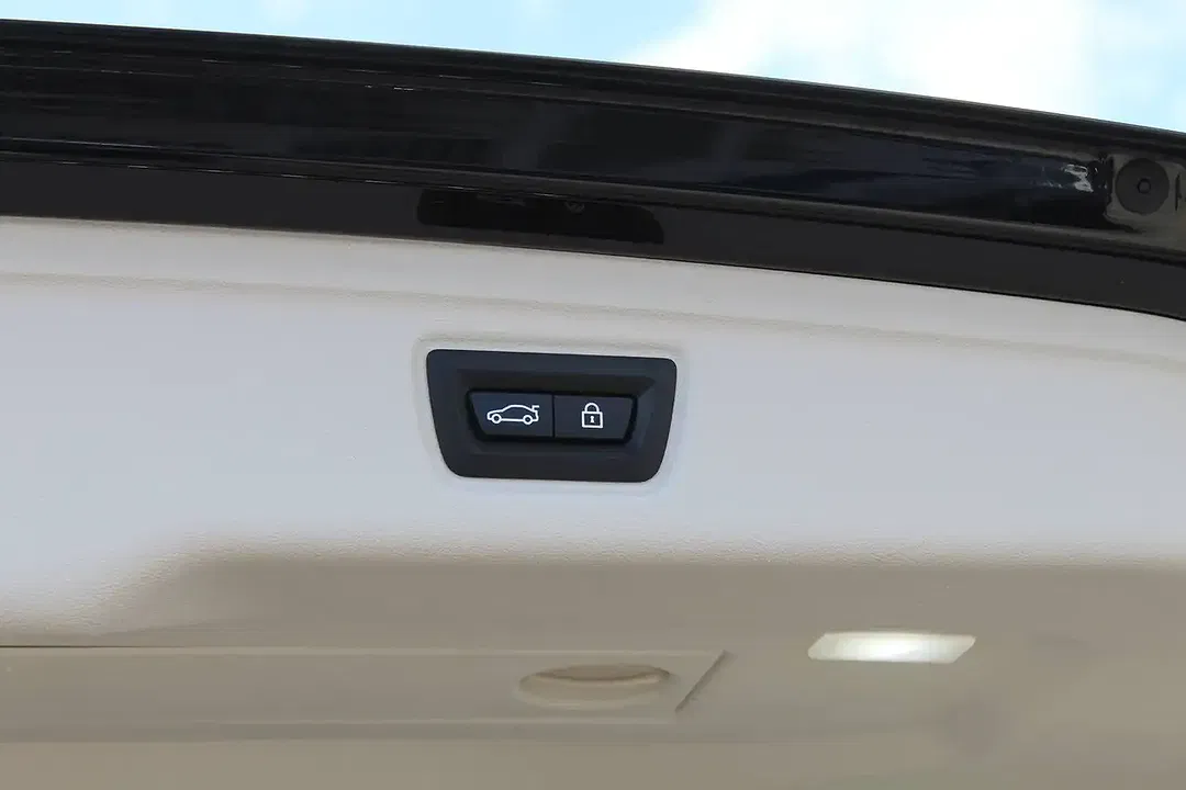 BMW 320 - Thumbnail 14