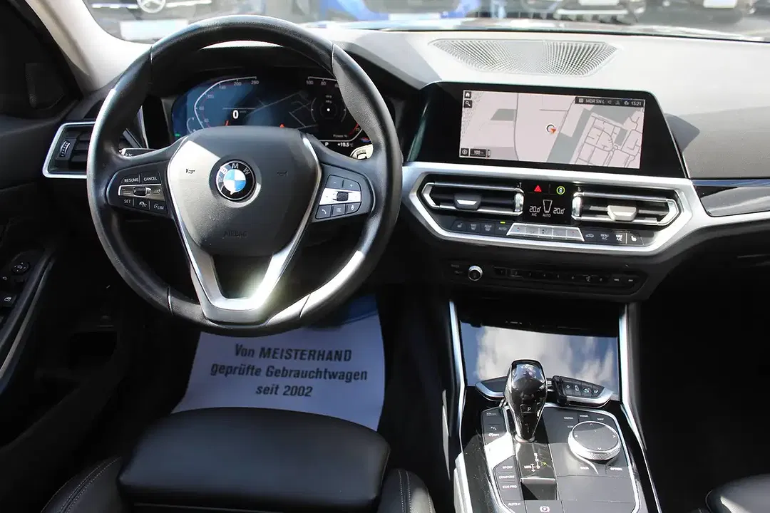 BMW 320 - Thumbnail 2