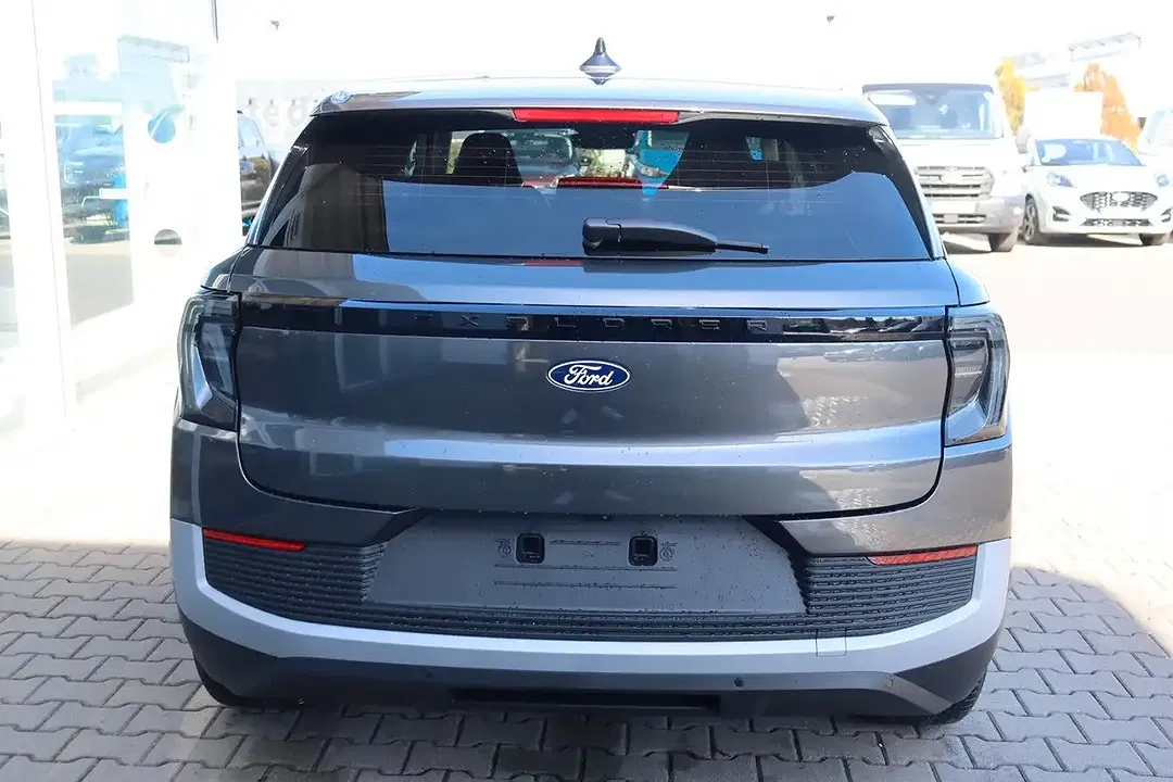 Ford Explorer - Thumbnail 8