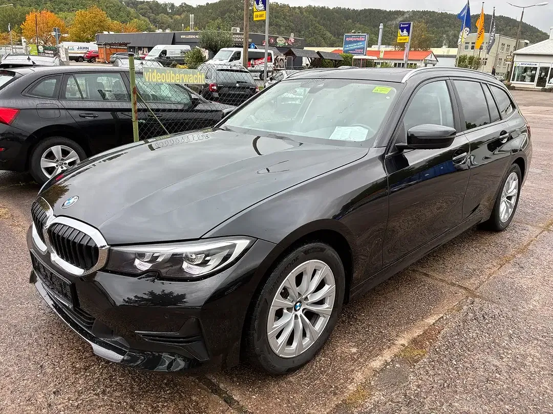 BMW 320 - Thumbnail 1