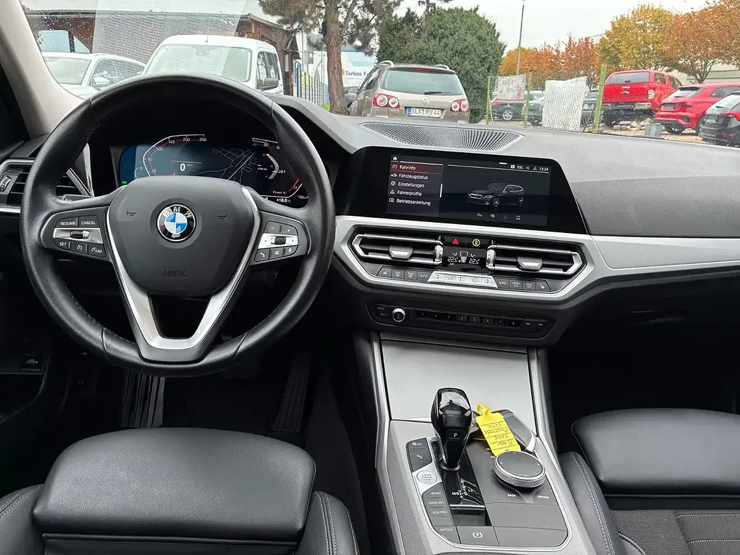 BMW 320 - Thumbnail 6