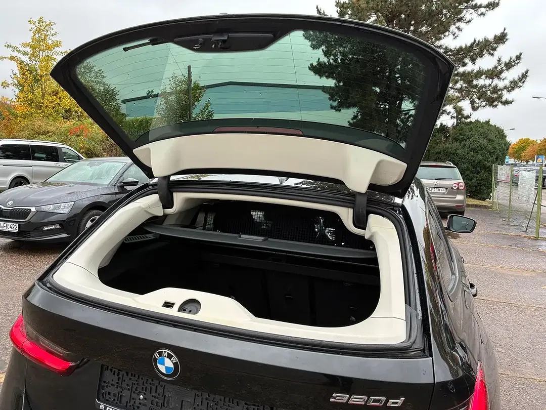 BMW 320 - Thumbnail 8