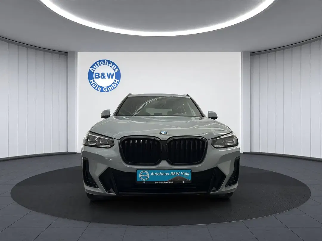 BMW X3 - Thumbnail 2