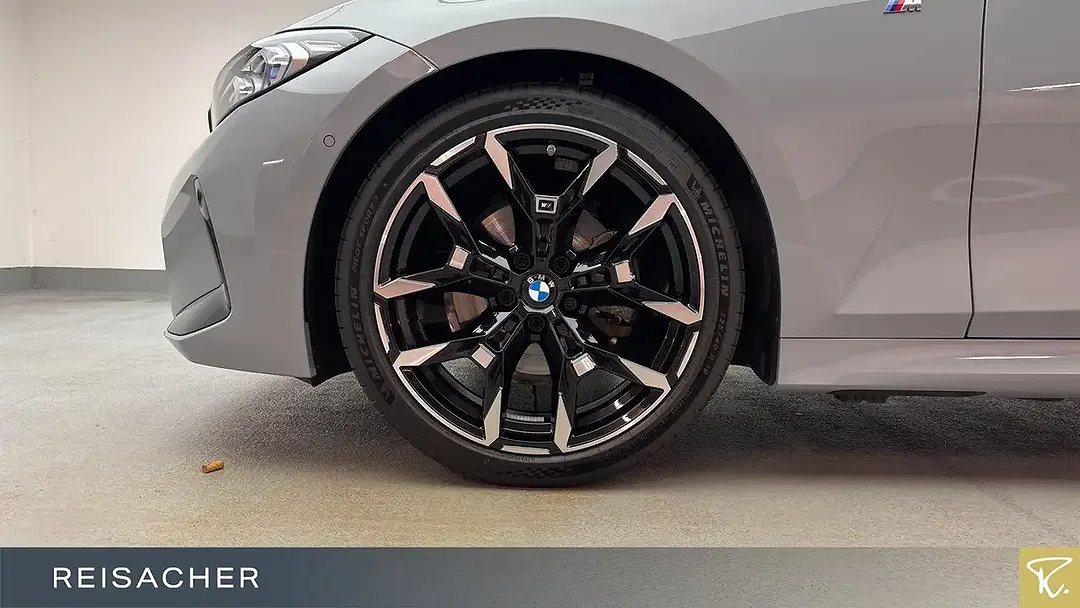 BMW 320 - Thumbnail 3