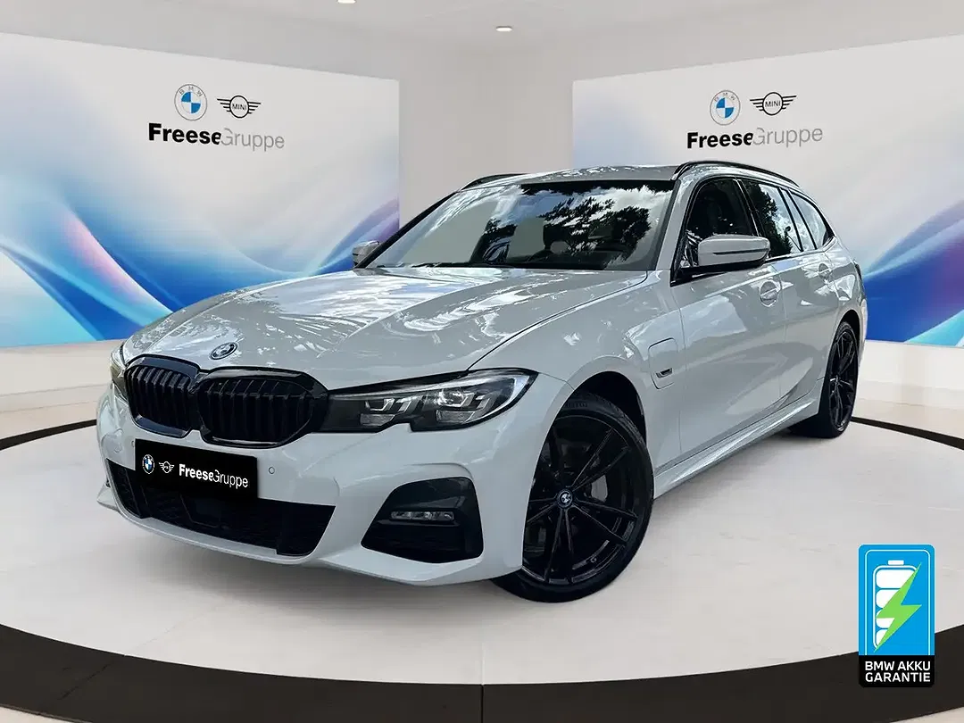 BMW 330 - Thumbnail 1
