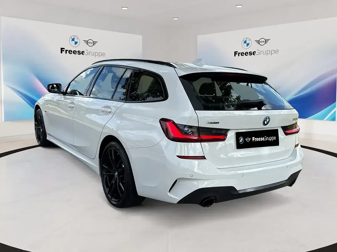 BMW 330 - Thumbnail 4