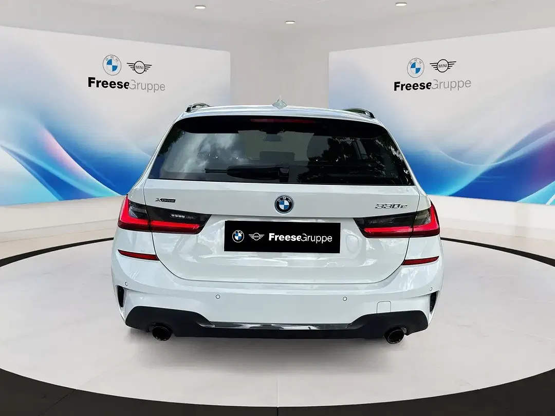 BMW 330 - Thumbnail 5