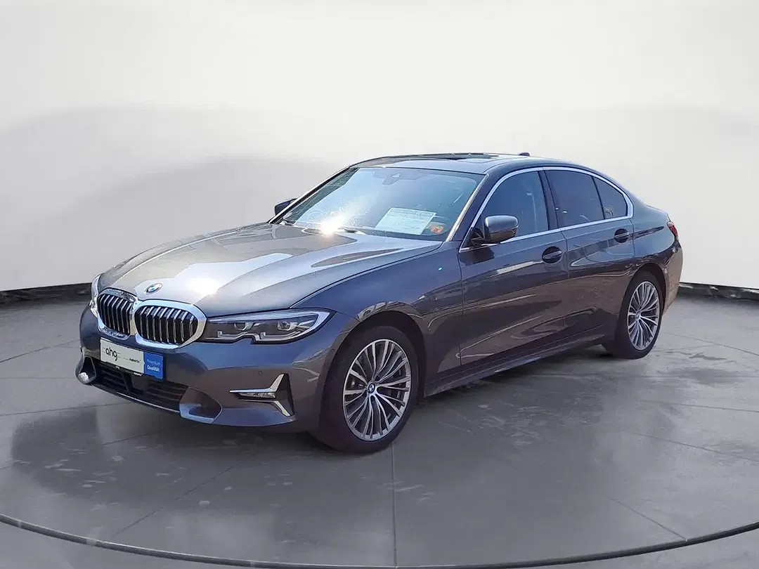 BMW 330 - Thumbnail 2