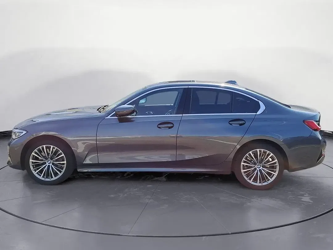 BMW 330 - Thumbnail 3