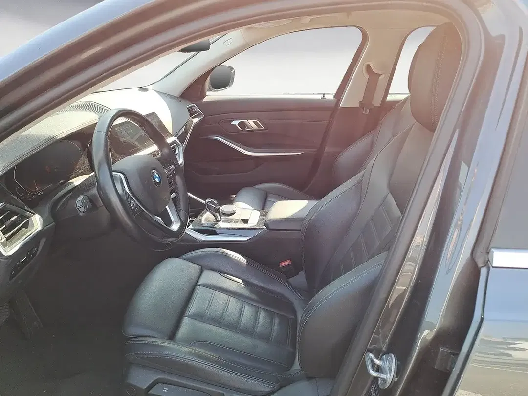 BMW 330 - Thumbnail 9