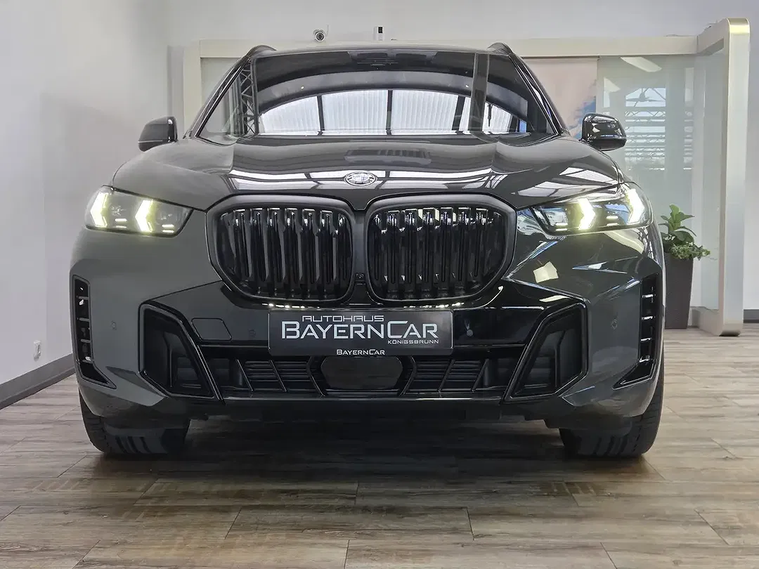 BMW X5 - Thumbnail 2