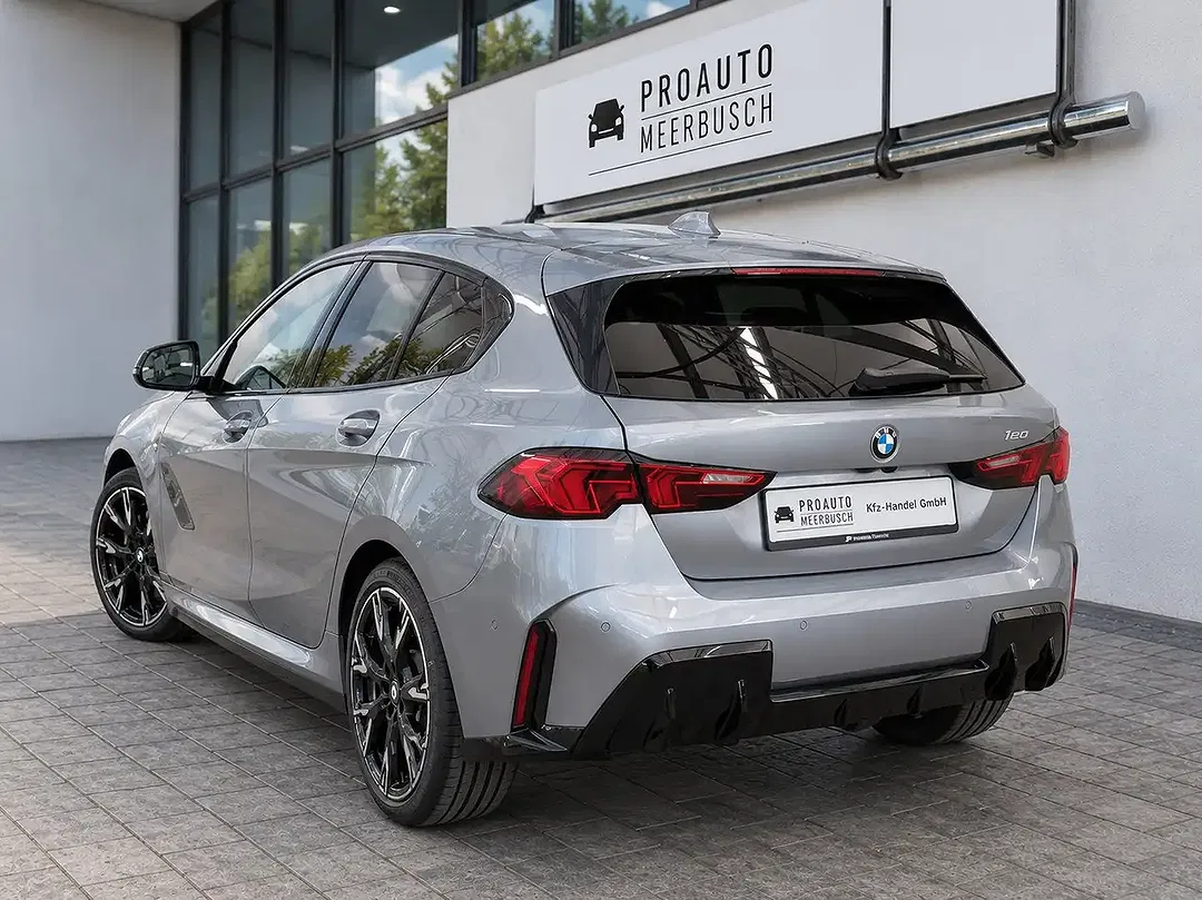 BMW 120 - Thumbnail 2