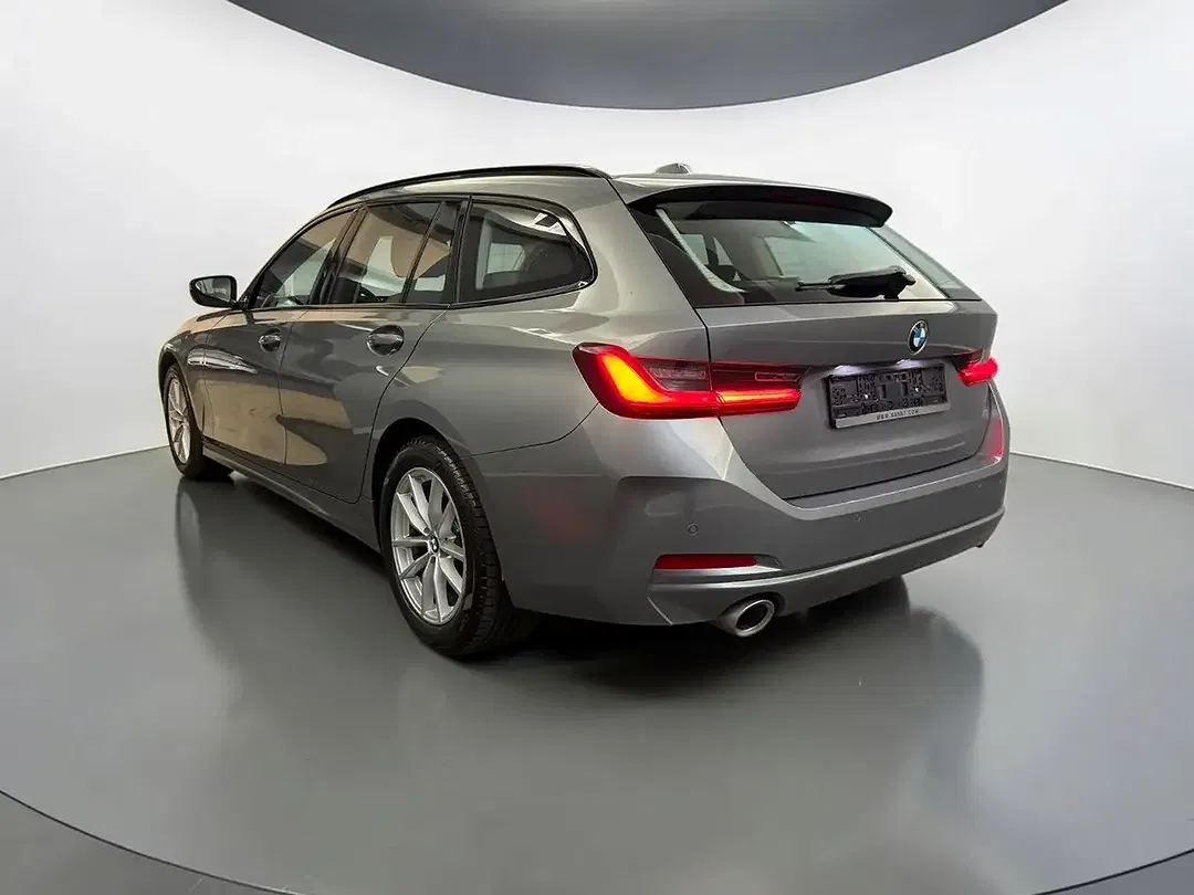 BMW 320 - Thumbnail 5