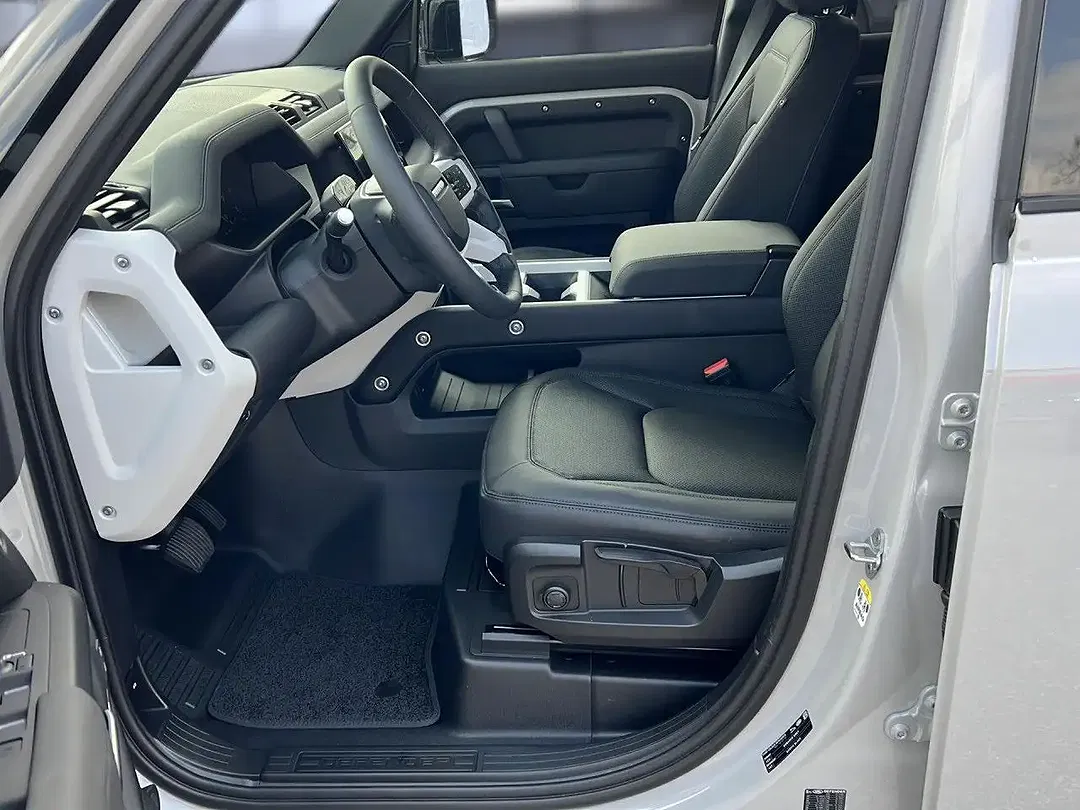 Land Rover Defender - Thumbnail 10