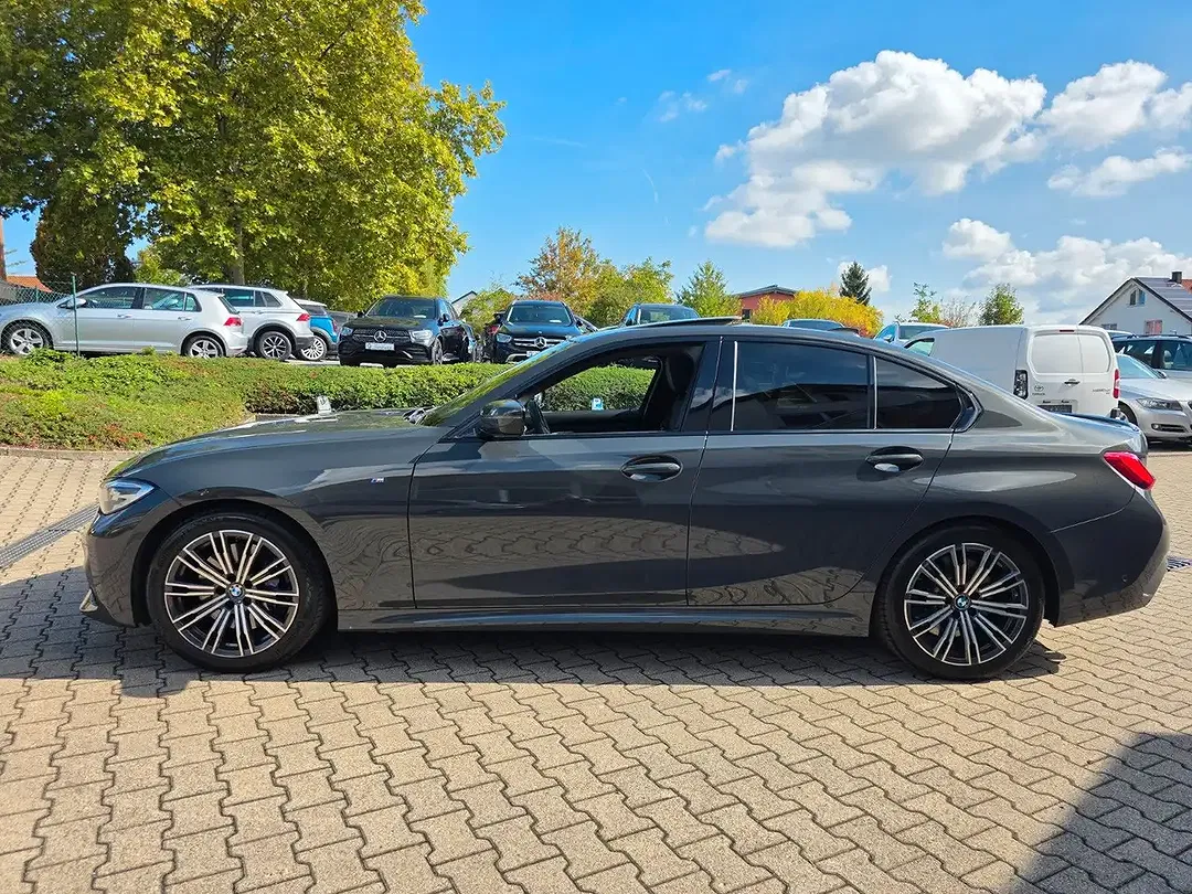 BMW 330 - Thumbnail 7
