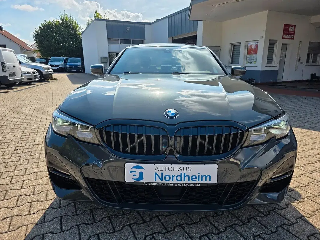 BMW 330 - Thumbnail 8