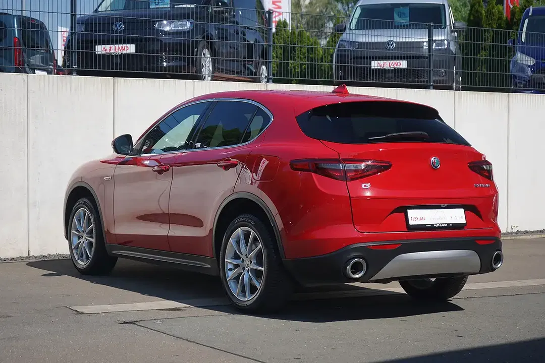 Alfa Romeo Stelvio - Thumbnail 3