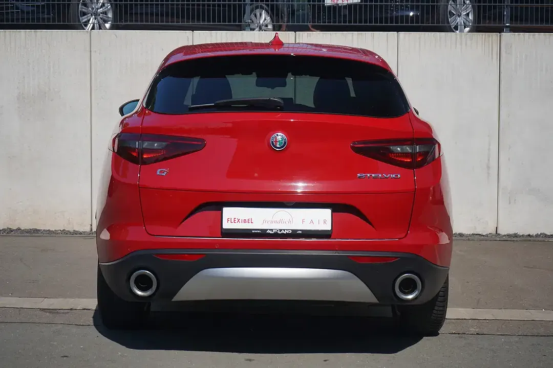 Alfa Romeo Stelvio - Thumbnail 4