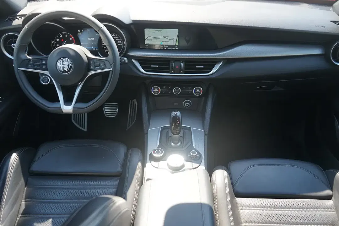Alfa Romeo Stelvio - Thumbnail 8