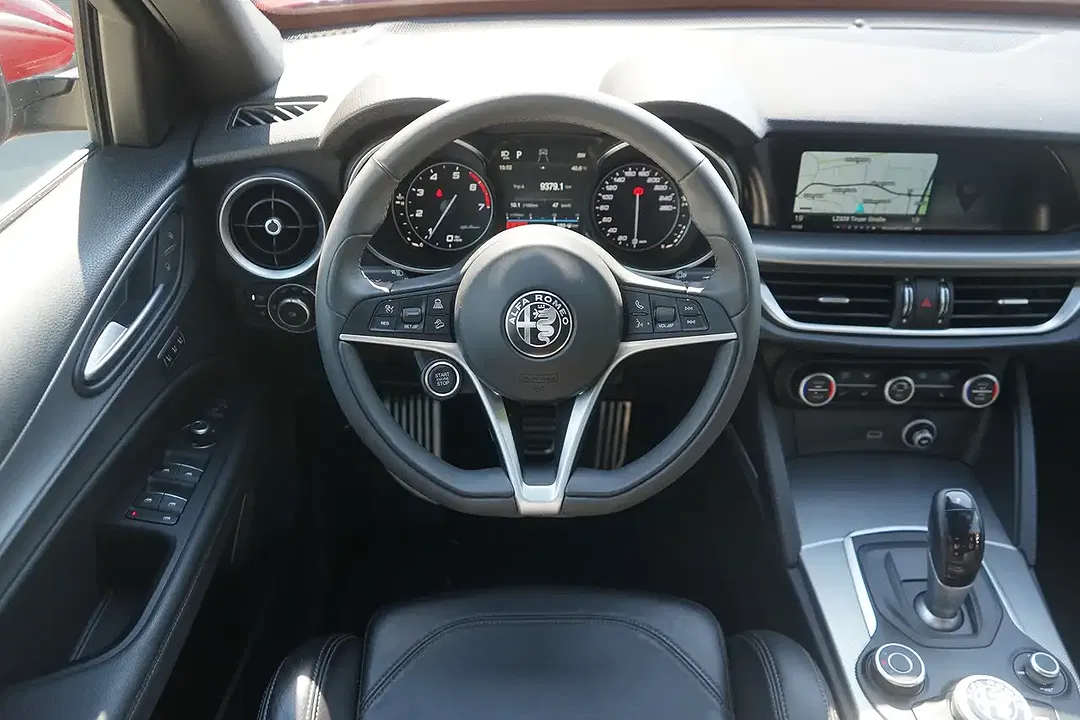 Alfa Romeo Stelvio - Thumbnail 9