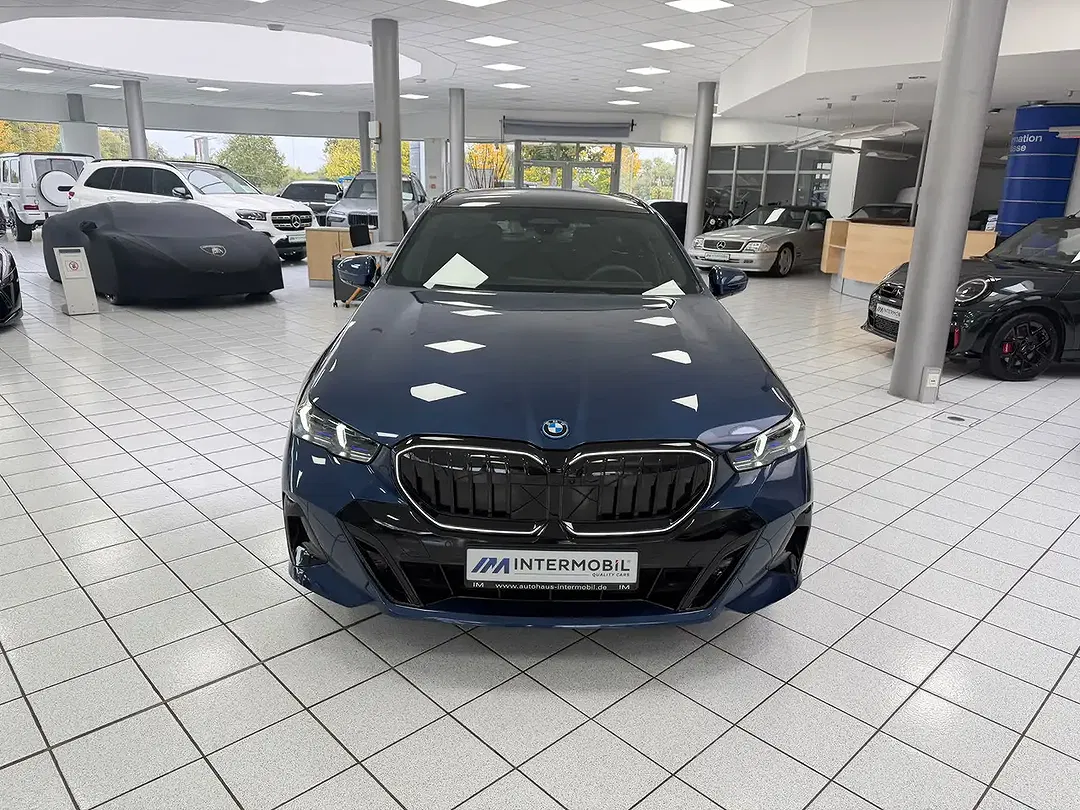 BMW 550 - Thumbnail 2
