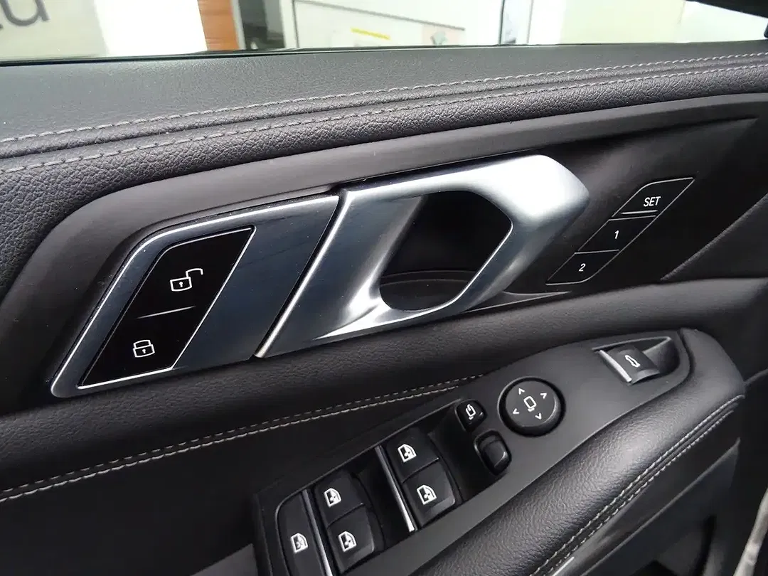 BMW X5 - Thumbnail 11