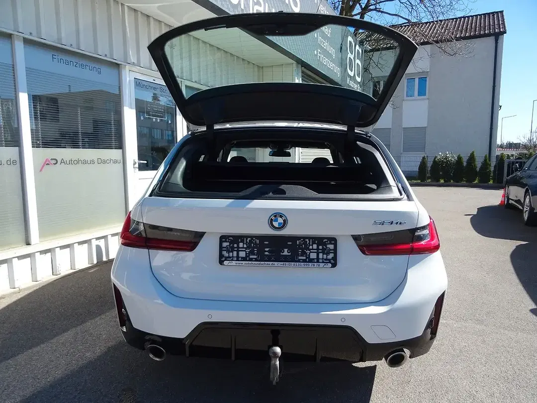 BMW 320 - Thumbnail 5