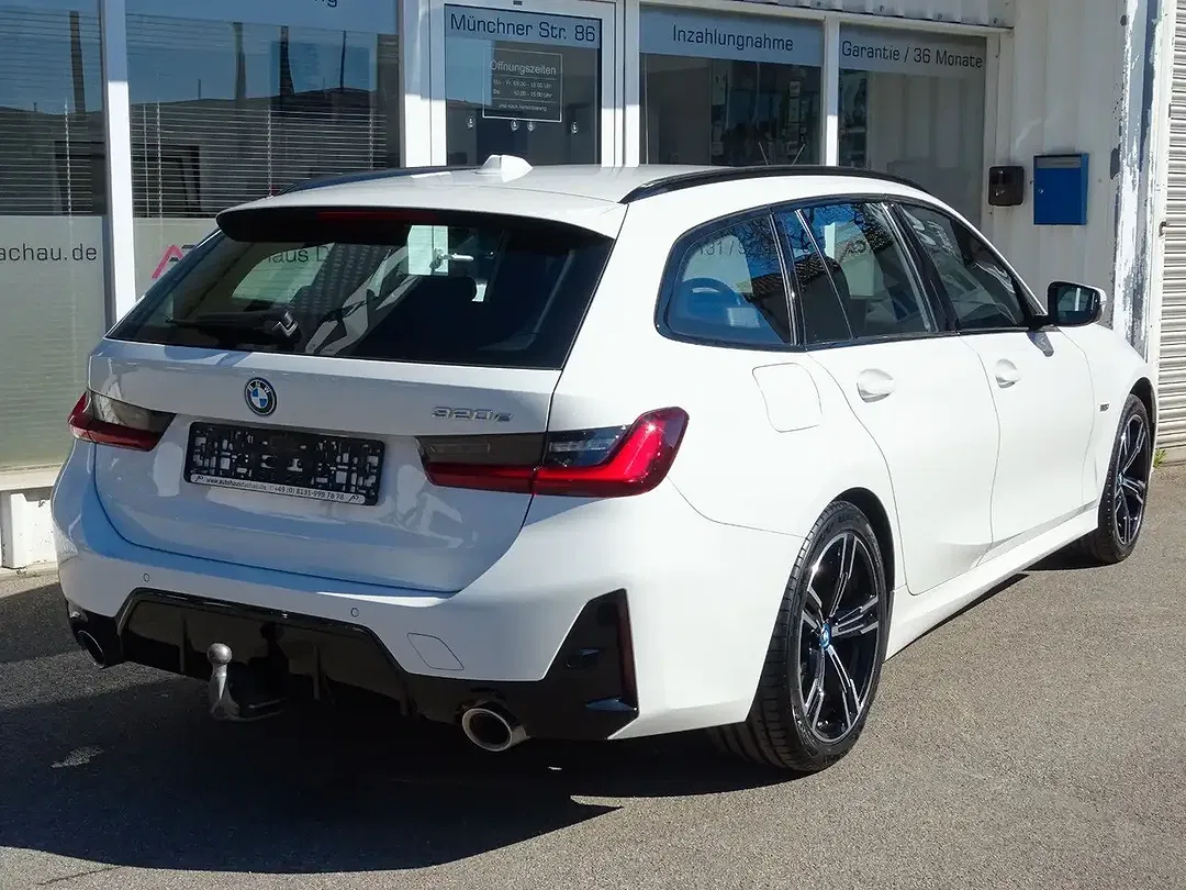 BMW 320 - Thumbnail 6