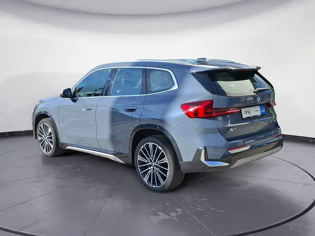 BMW X1 - Thumbnail 4