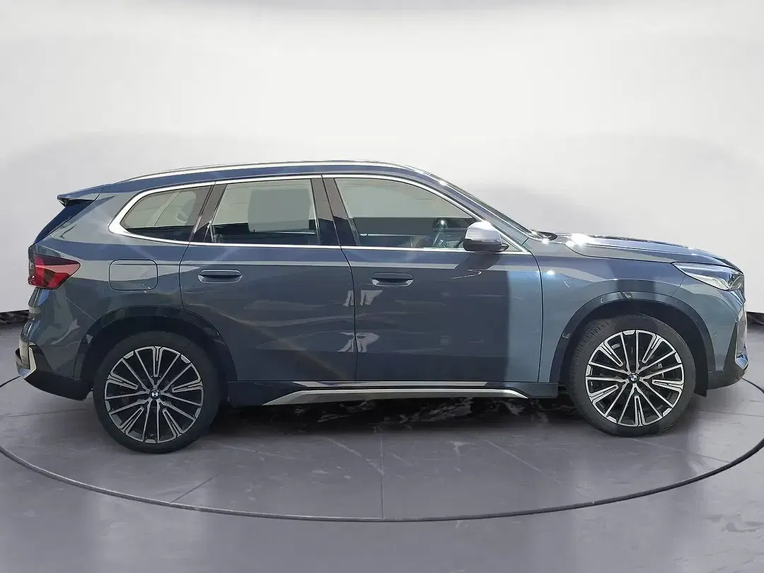 BMW X1 - Thumbnail 6