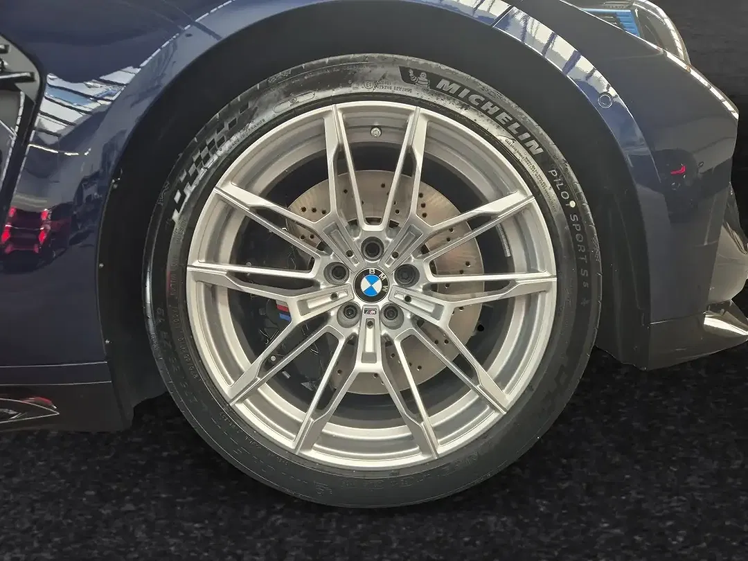 BMW M3 - Thumbnail 4