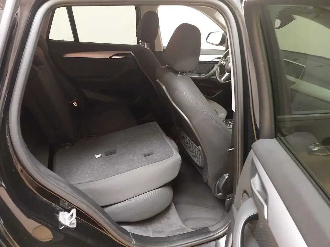 BMW X1 - Thumbnail 11