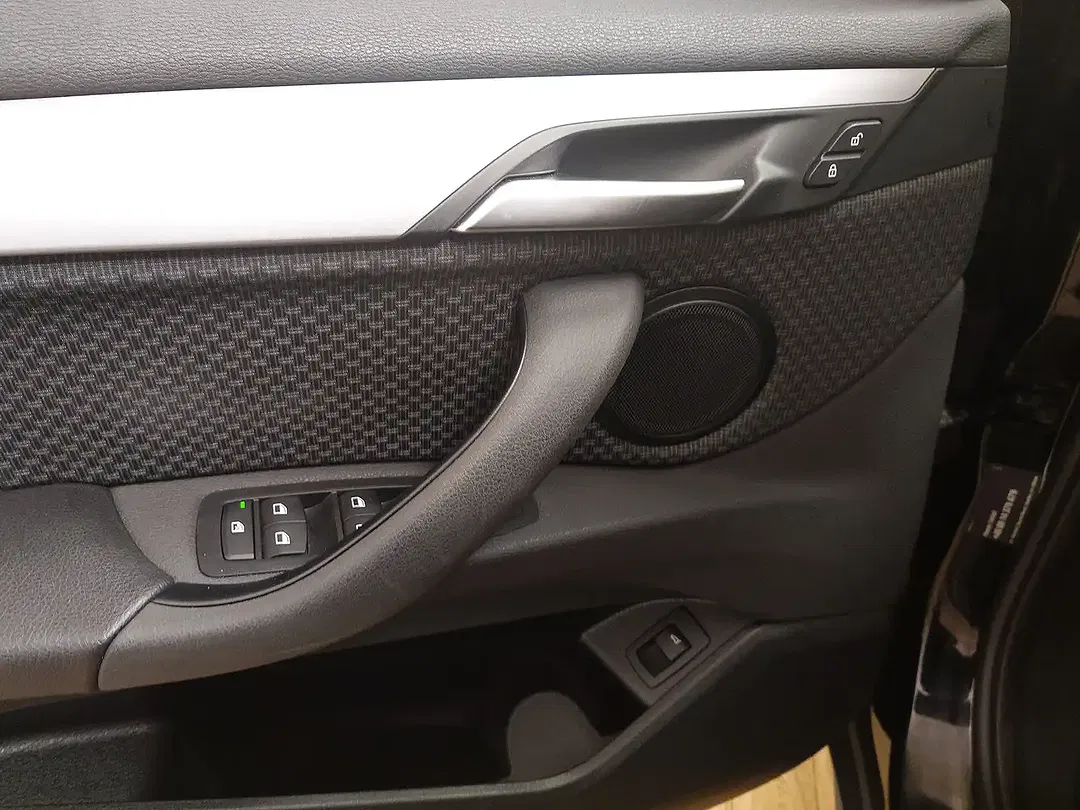 BMW X1 - Thumbnail 5