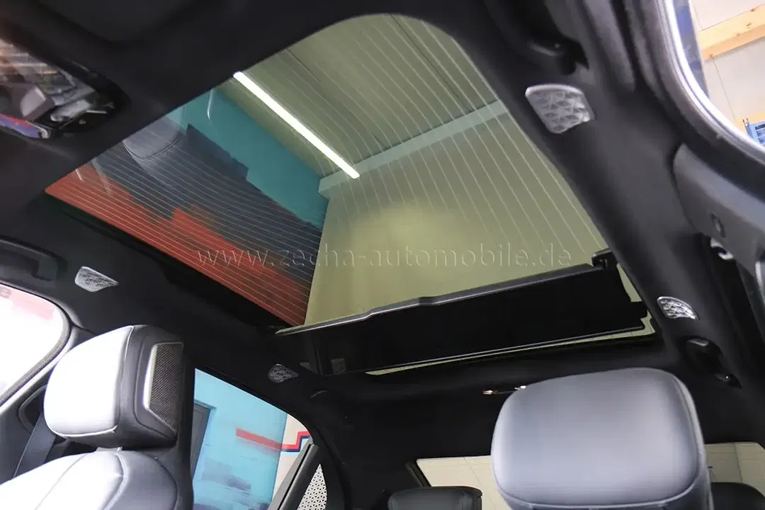 BMW 750 - Thumbnail 19