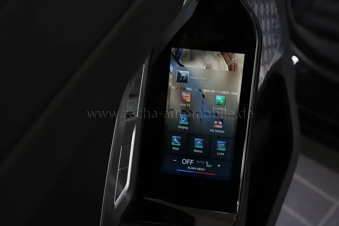 BMW 750 - Thumbnail 22