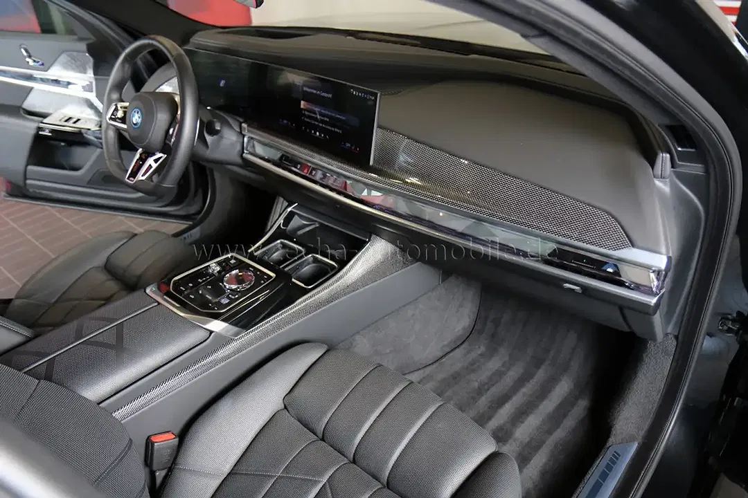 BMW 750 - Thumbnail 30