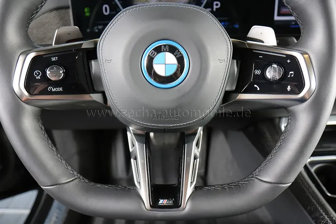 BMW 750 - Thumbnail 8