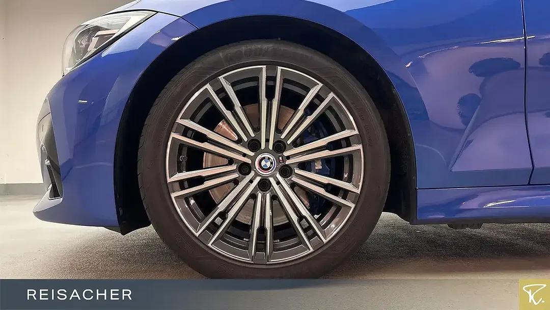 BMW 330 - Thumbnail 3