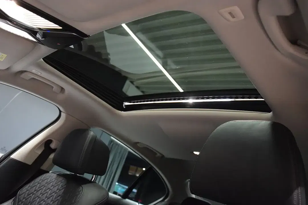 BMW 750 - Thumbnail 17