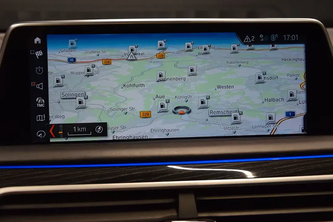 BMW 750 - Thumbnail 24