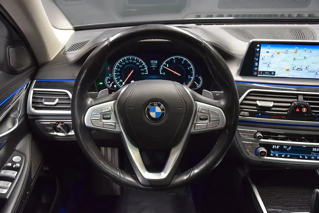 BMW 750 - Thumbnail 29