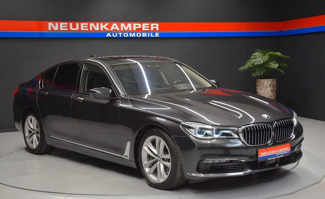 BMW 750 - Thumbnail 4