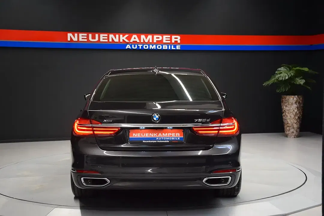 BMW 750 - Thumbnail 7