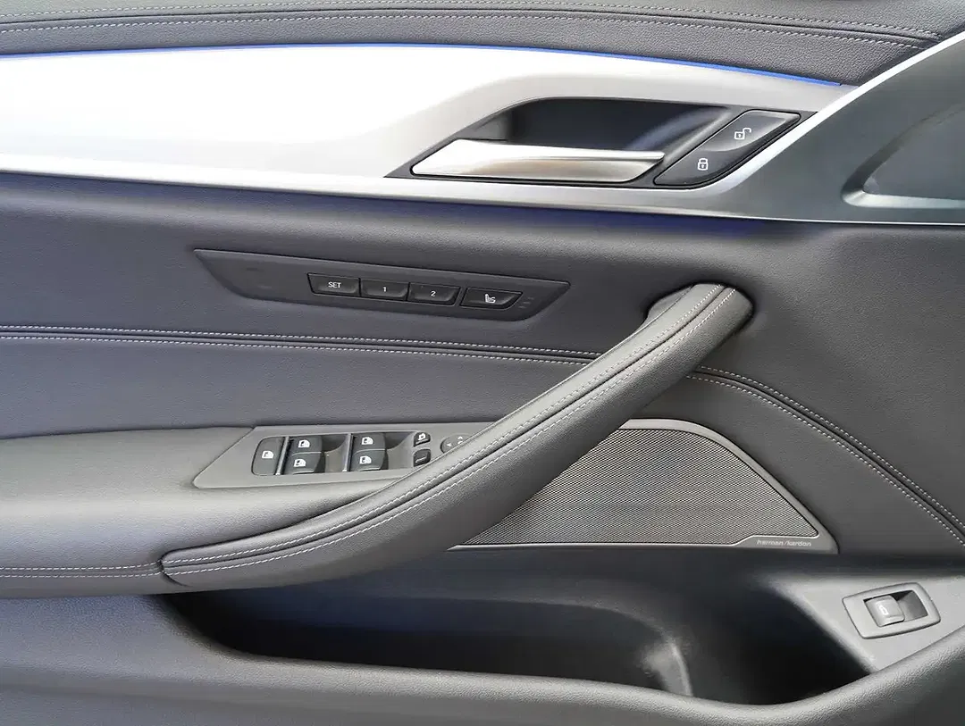 BMW 520 - Thumbnail 9